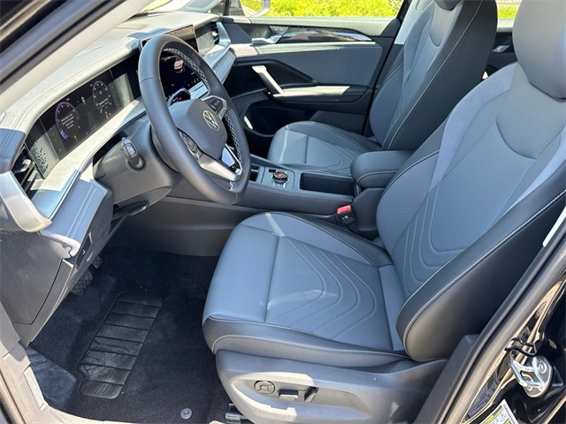 2025 Volkswagen Tiguan SE photo 26