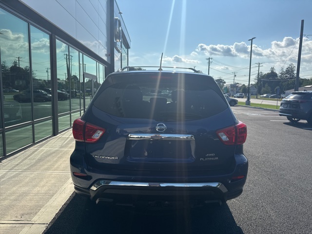 2018 Nissan Pathfinder Platinum photo 3