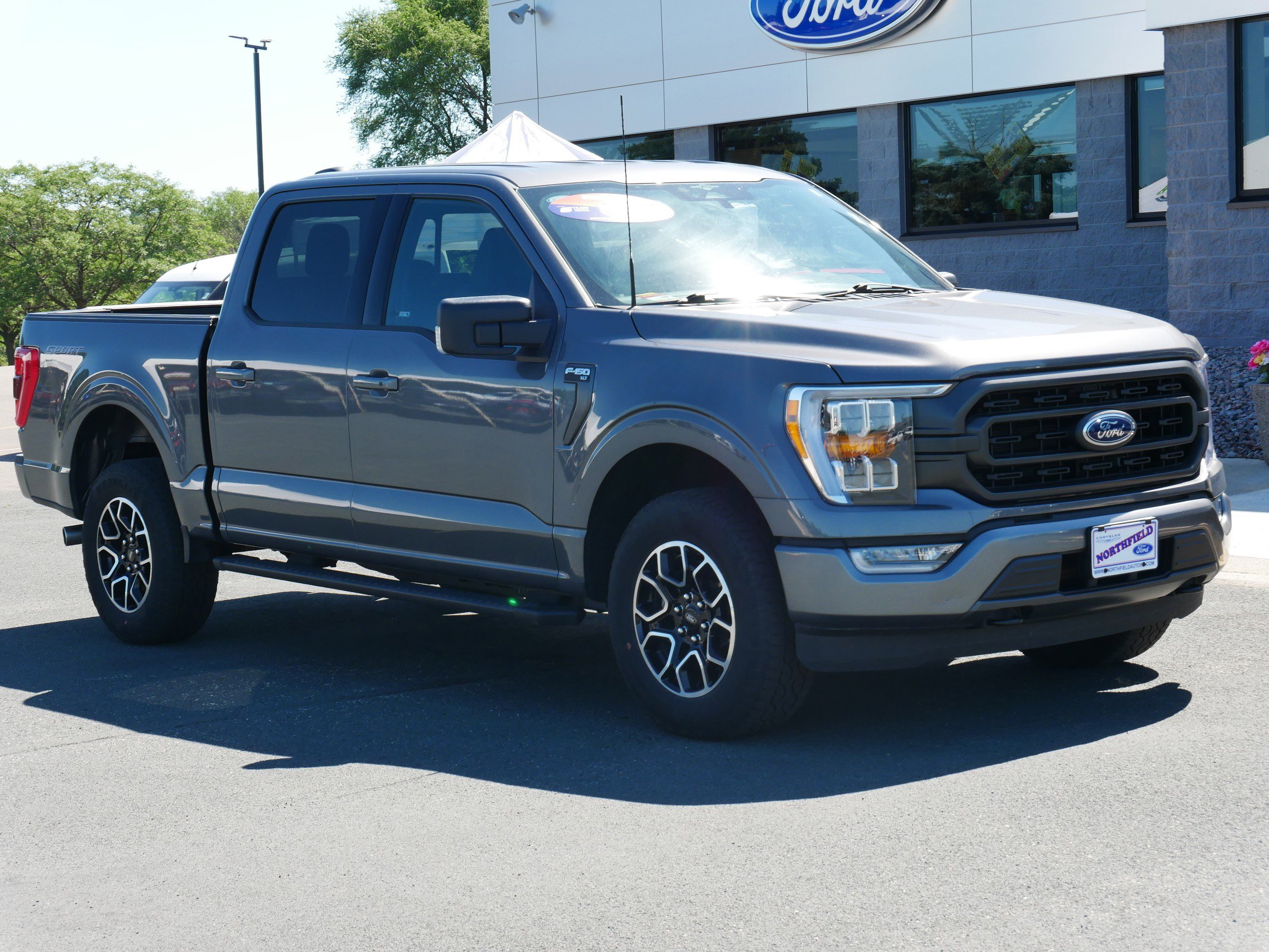 2023 Ford F-150 XLT photo 2