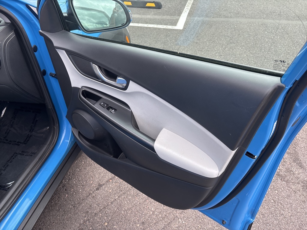 2022 Hyundai Kona SEL photo 13