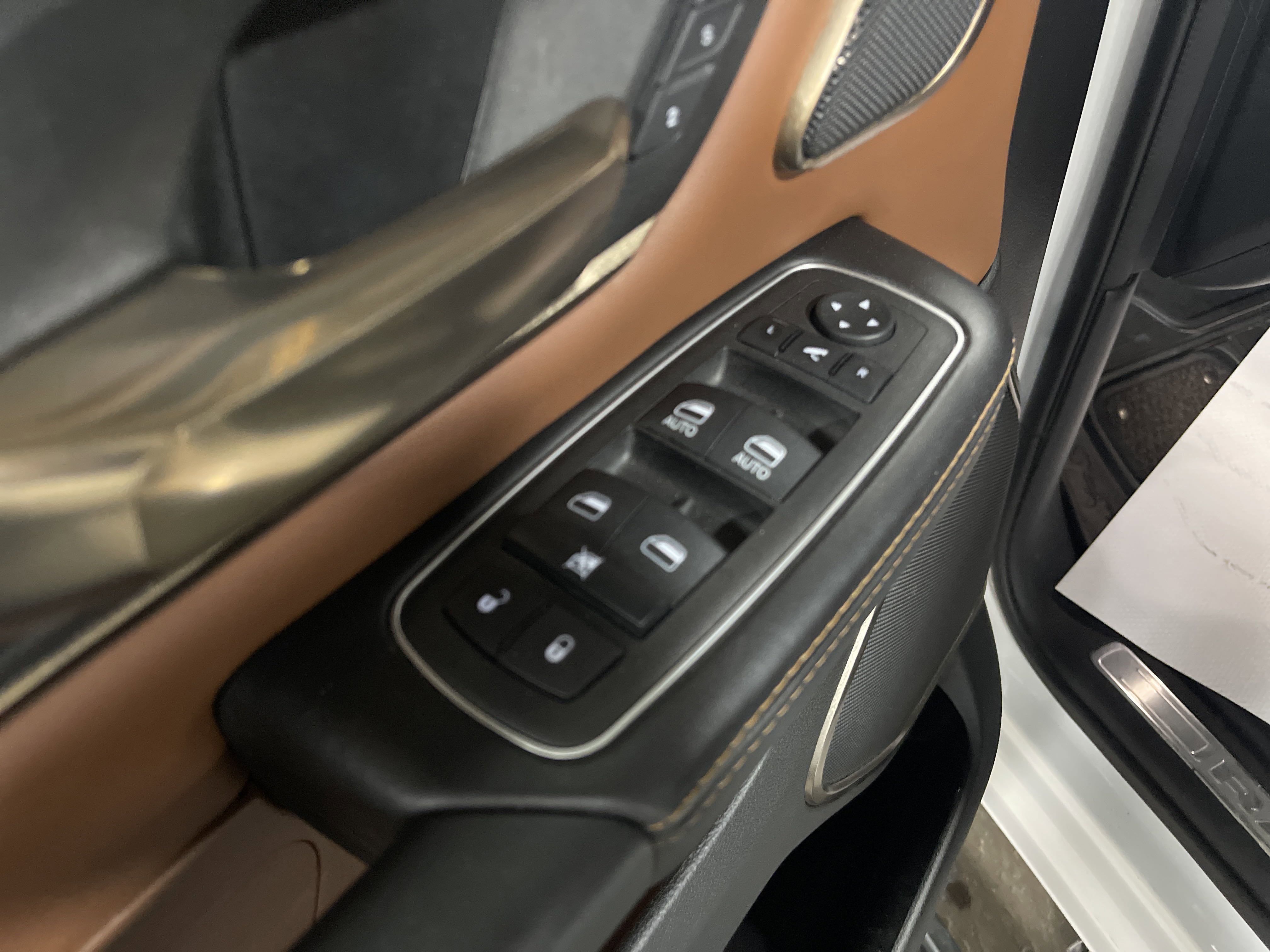 2023 Ram 1500 Longhorn photo 2