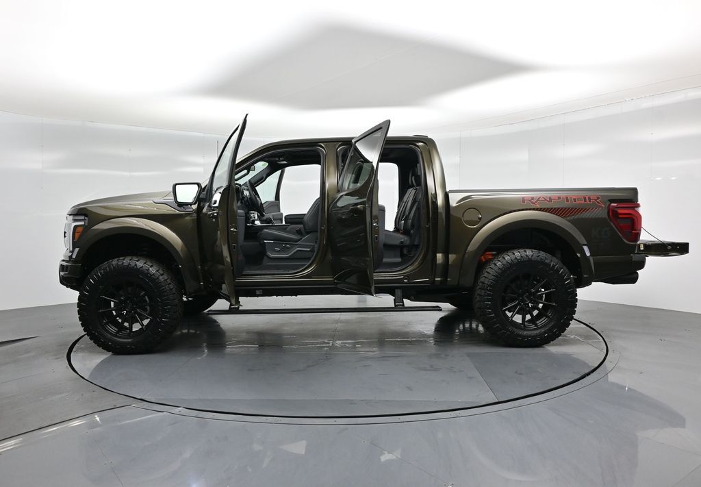 2025 Ford F-150 Raptor photo 32