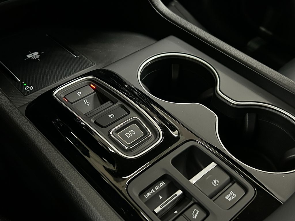 2025 Honda Pilot Touring photo 14