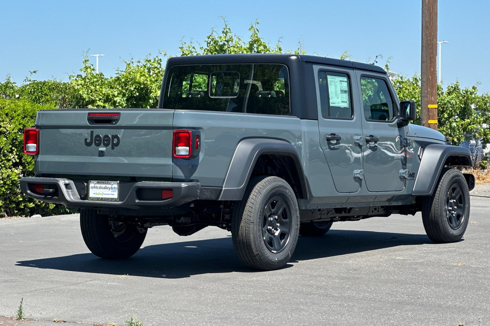 2025 Jeep Gladiator Sport photo 4