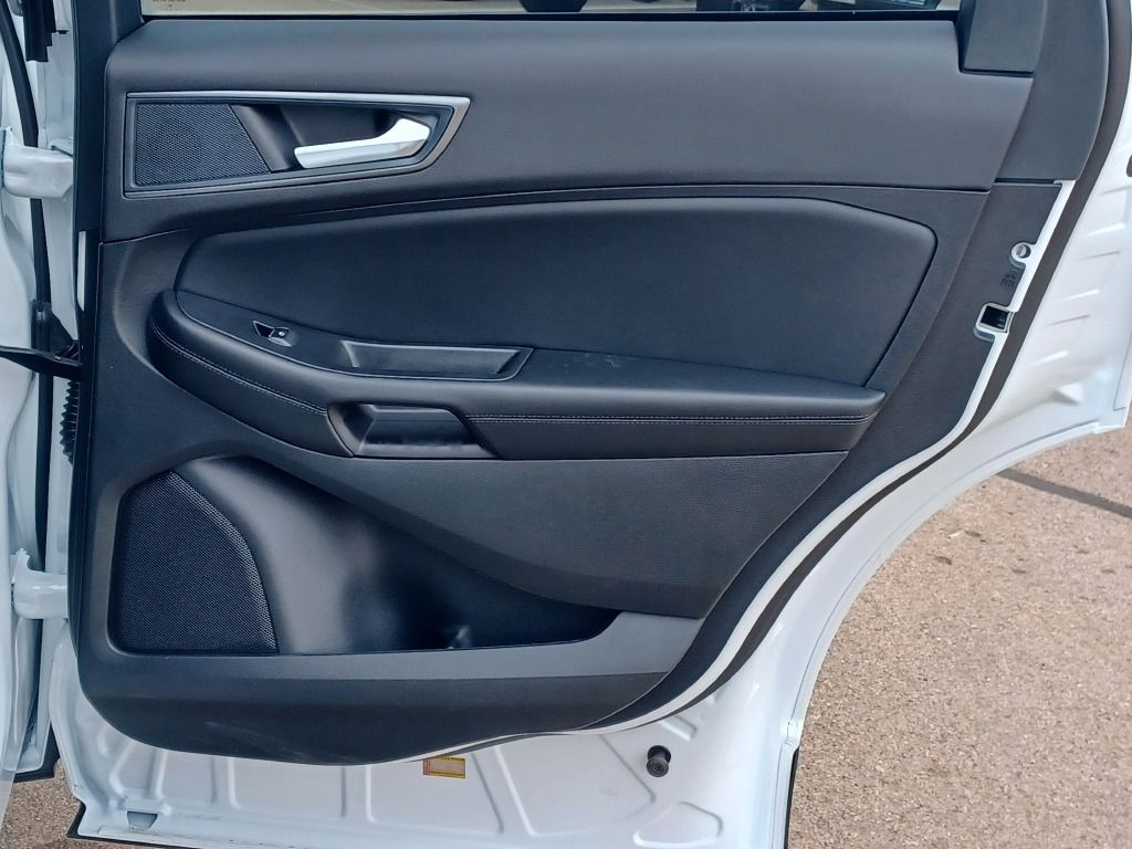 2024 Ford Edge SE photo 8