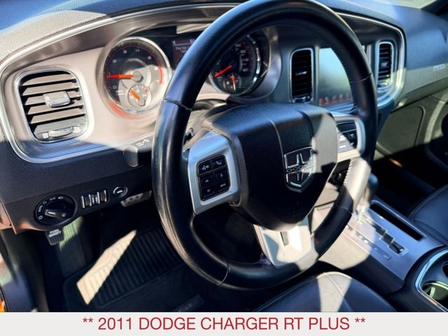 2011 Dodge Charger R/T photo 11