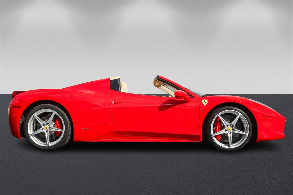 2013 Ferrari 458 Spider Base photo 2