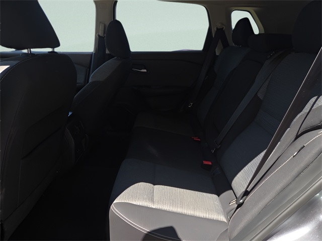 2022 Nissan Rogue SV photo 15