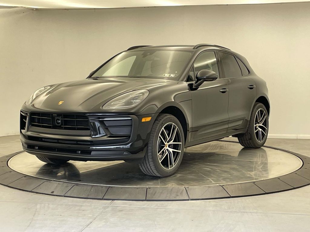 2026 Porsche Macan Base