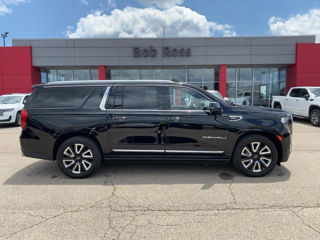 2021 GMC Yukon XL Denali's photo