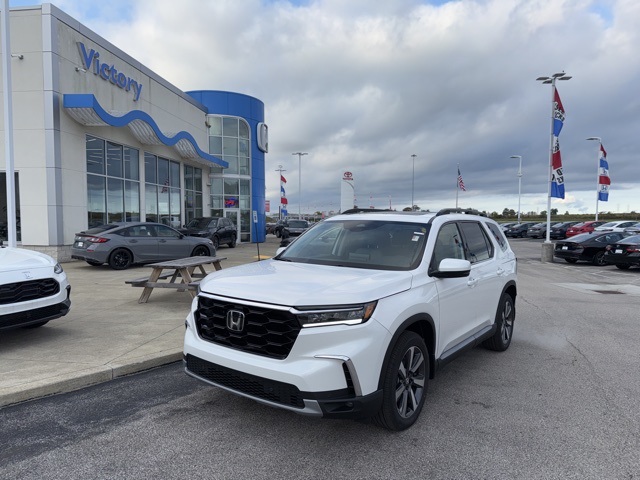 2025 Honda Pilot Touring's photo