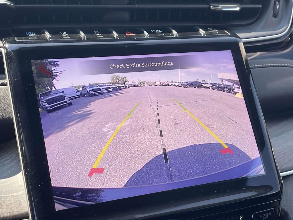 2023 Jeep Cherokee Base photo 31
