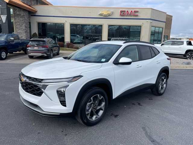 2025 Chevrolet Trax LT photo 6