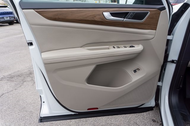 2024 Volkswagen Atlas SE Technology photo 18