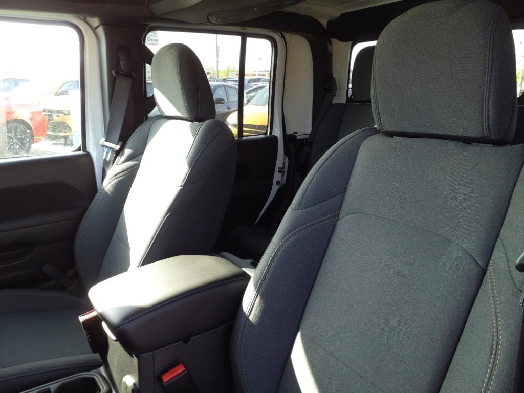 2024 Jeep Gladiator Sport S photo 9