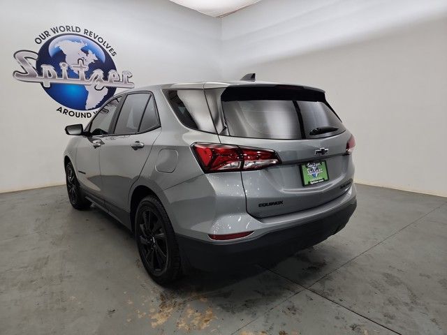 2023 Chevrolet Equinox LS photo 4
