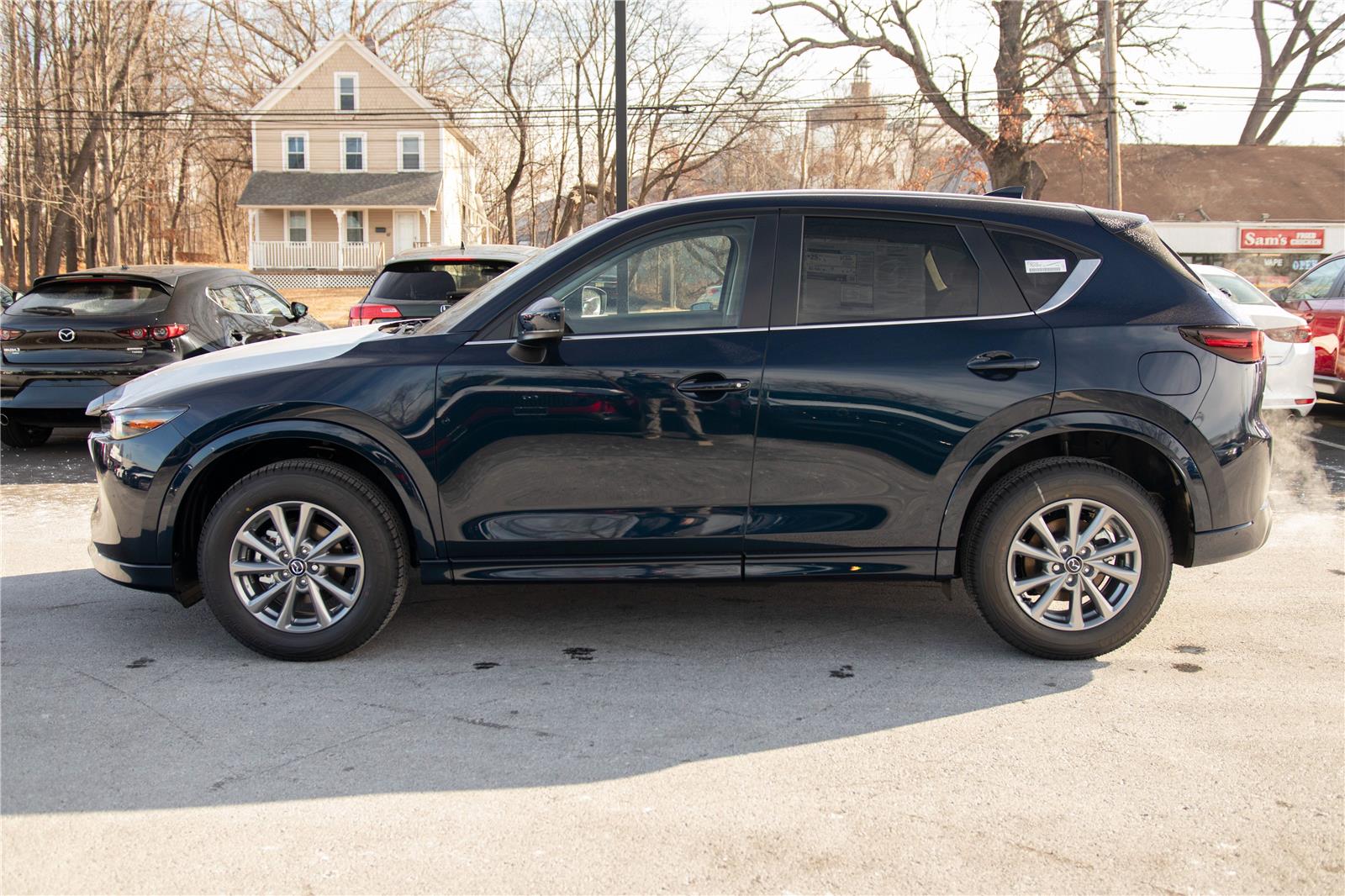 2025 Mazda CX-5 2.5 S Preferred photo 4