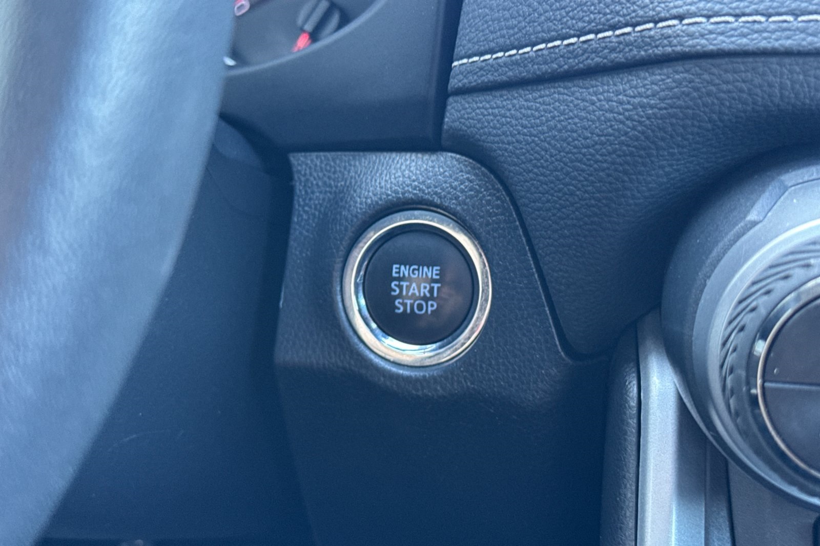 2021 Toyota RAV4 XLE Premium photo 24