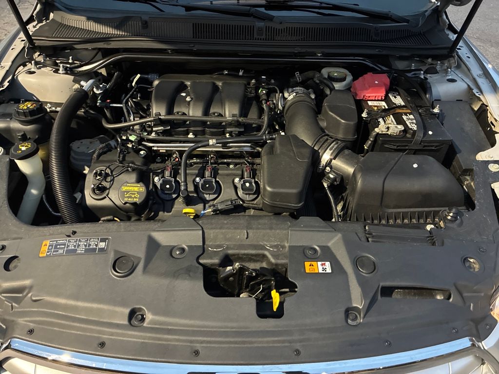 2013 Ford Taurus Limited photo 21