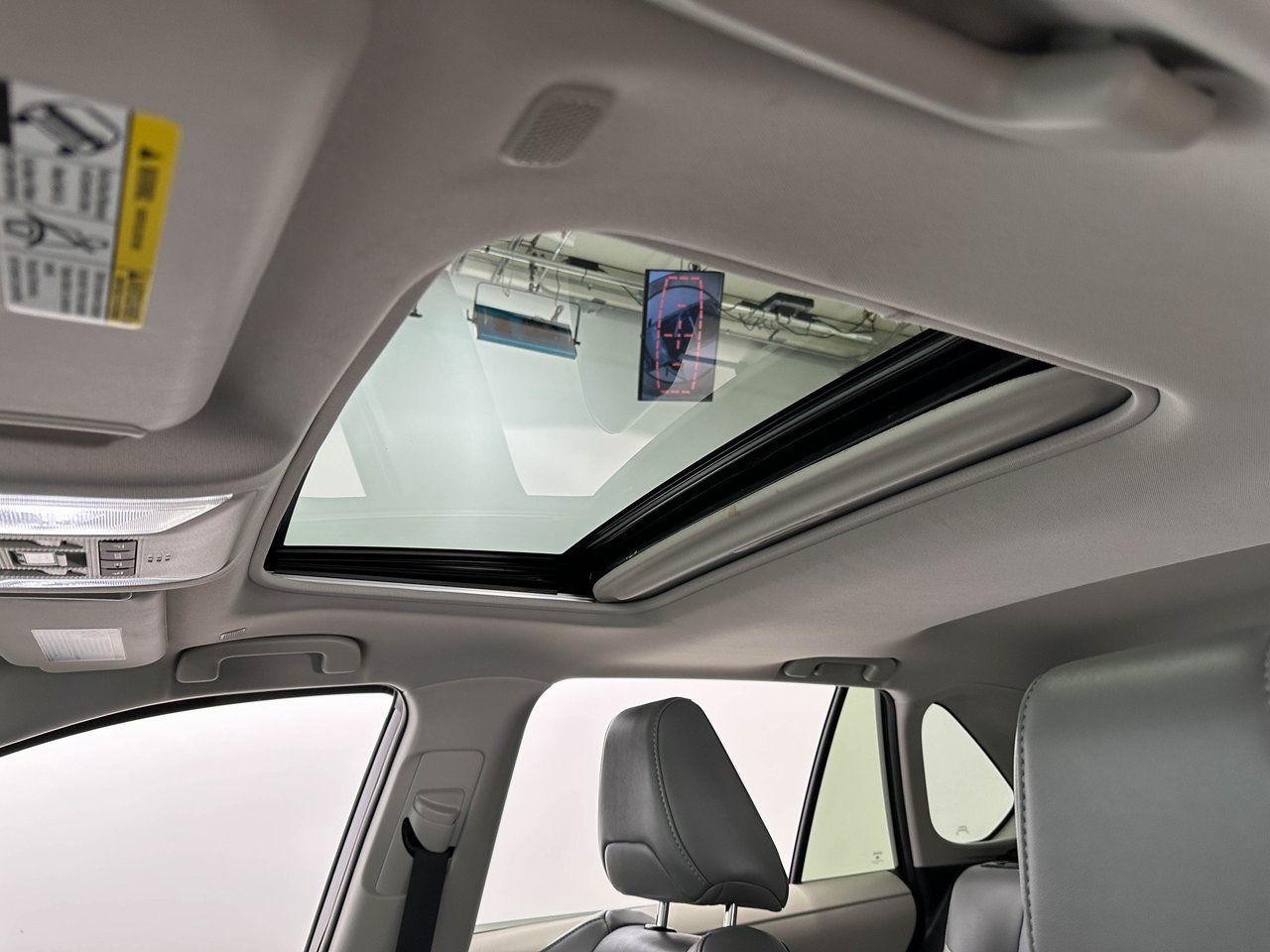 2023 Toyota RAV4 XLE Premium photo 10