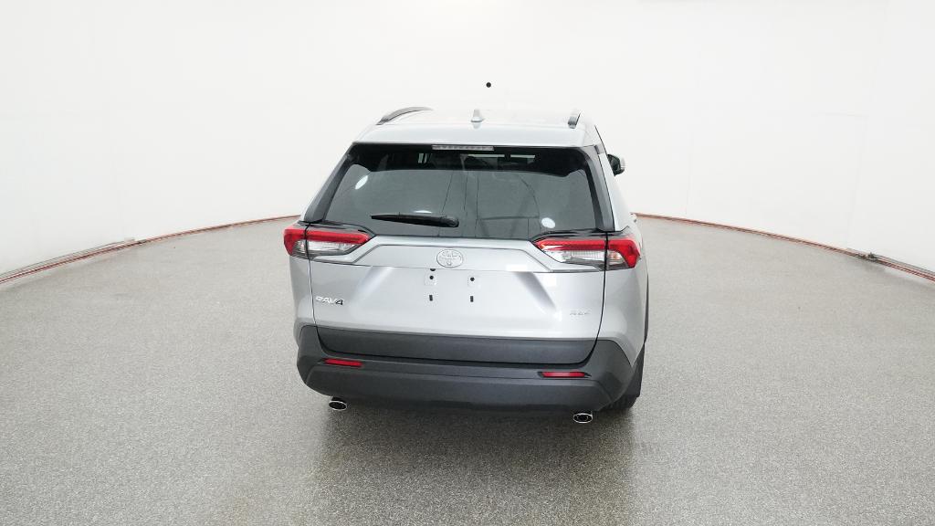 2025 Toyota RAV4 XLE photo 16