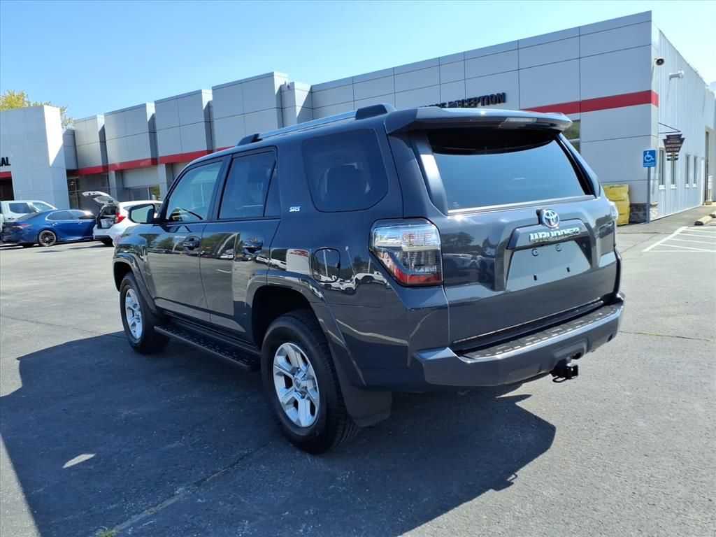 2024 Toyota 4Runner SR5 Premium photo 6