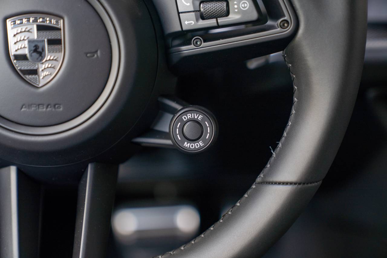 2025 Porsche Cayenne Turbo E-Hybrid Coupe photo 10