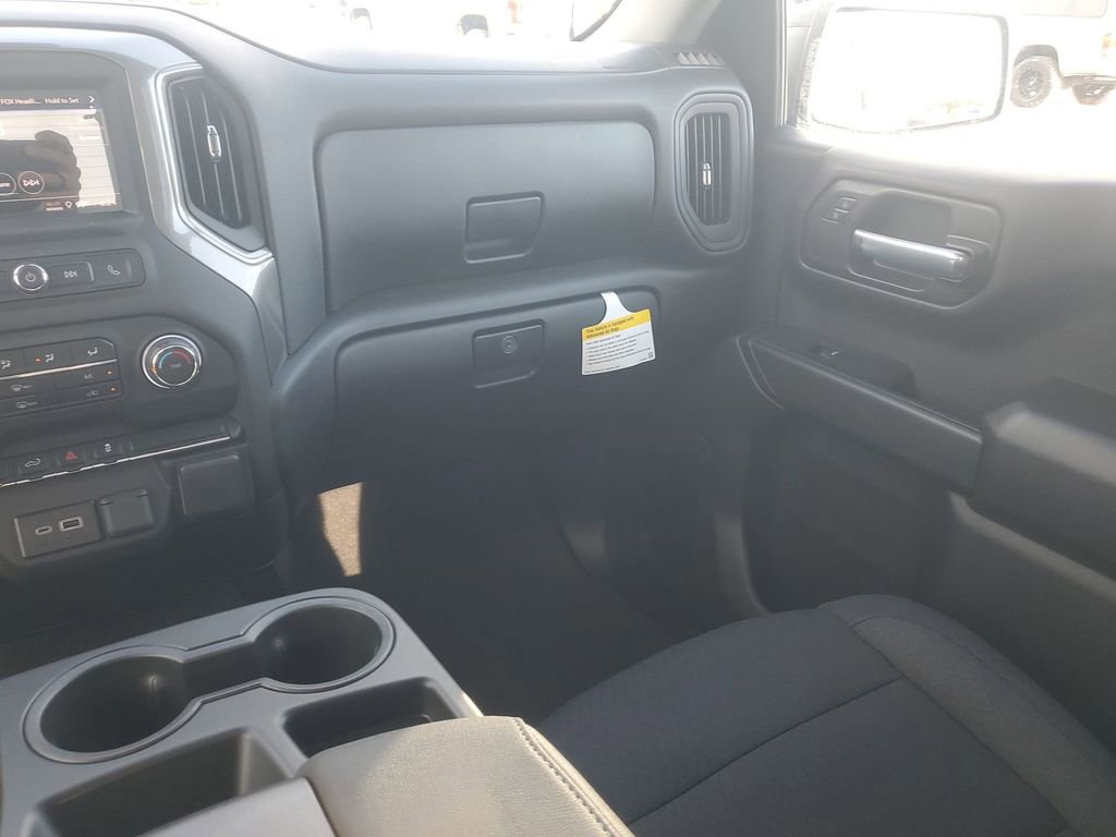 2025 Chevrolet Silverado 1500 Custom photo 11