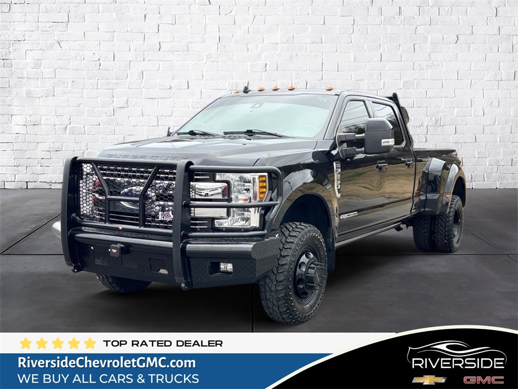 2019 Ford F-350 Super Duty Lariat's photo