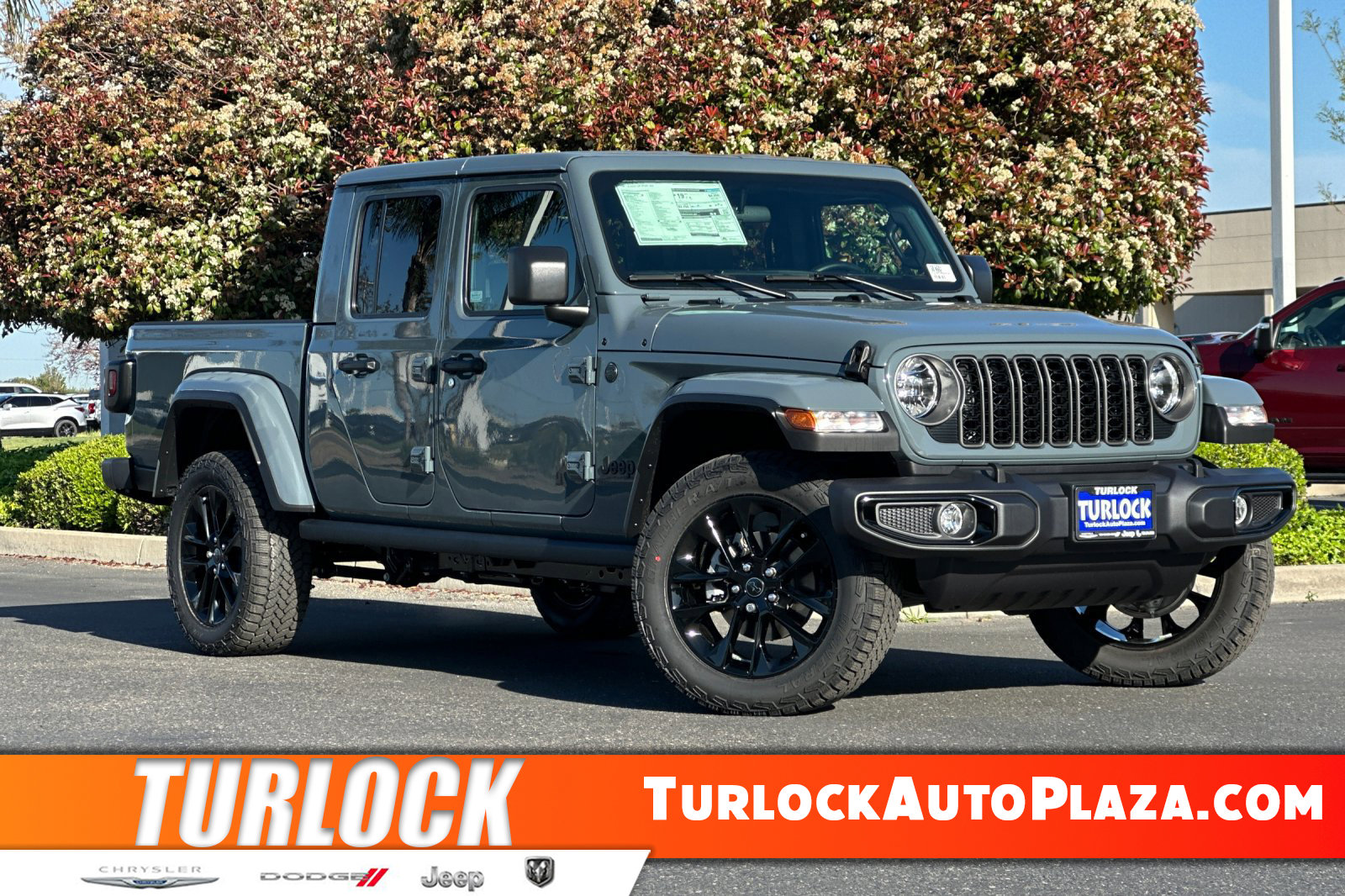 2025 Jeep Gladiator Nighthawk's photo