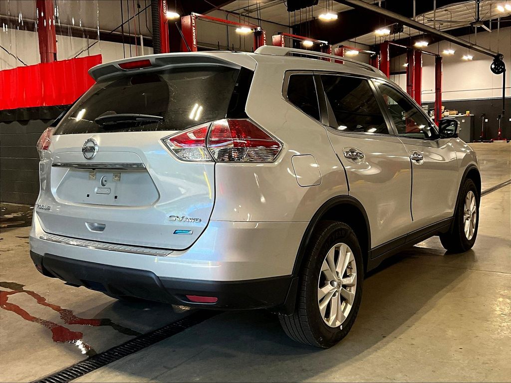 2014 Nissan Rogue SV photo 4