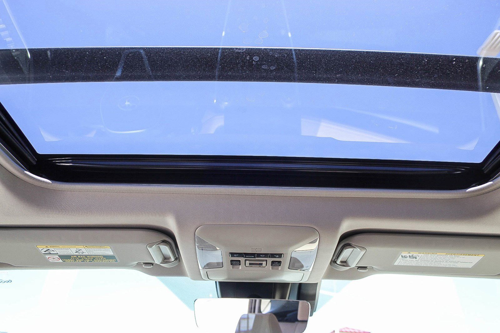2025 Toyota RAV4 Hybrid XLE photo 19