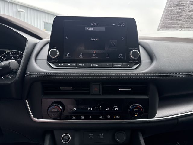 2023 Nissan Rogue SV photo 7