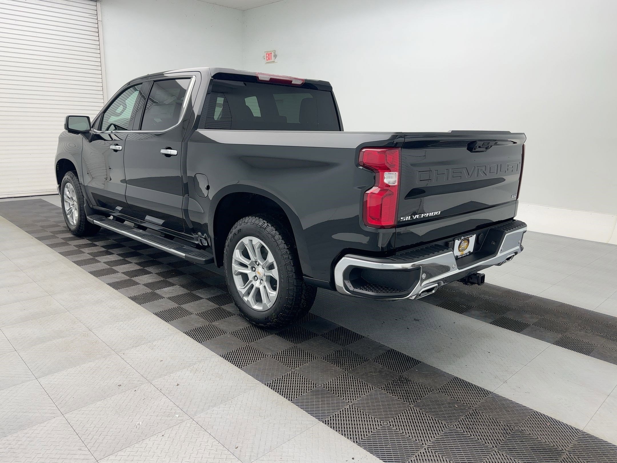 2026 Chevrolet Silverado 1500 LTZ photo 3