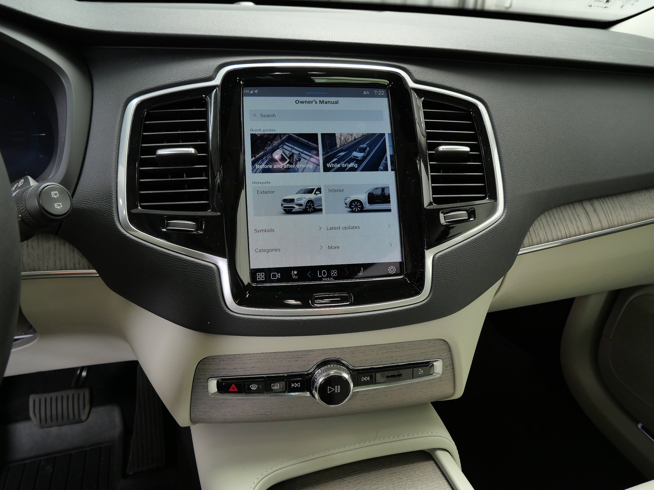 2024 Volvo XC90 Recharge Plus photo 18