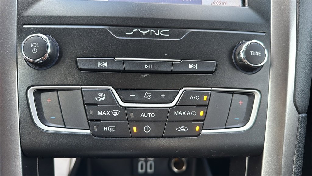 2020 Ford Fusion Hybrid SE photo 14