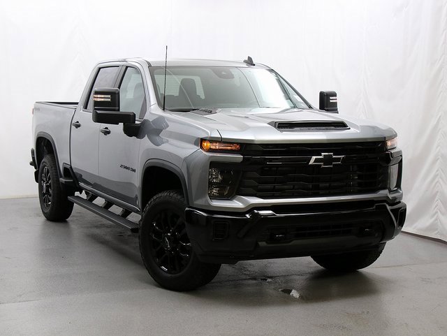 2025 Chevrolet Silverado 2500HD Custom's photo