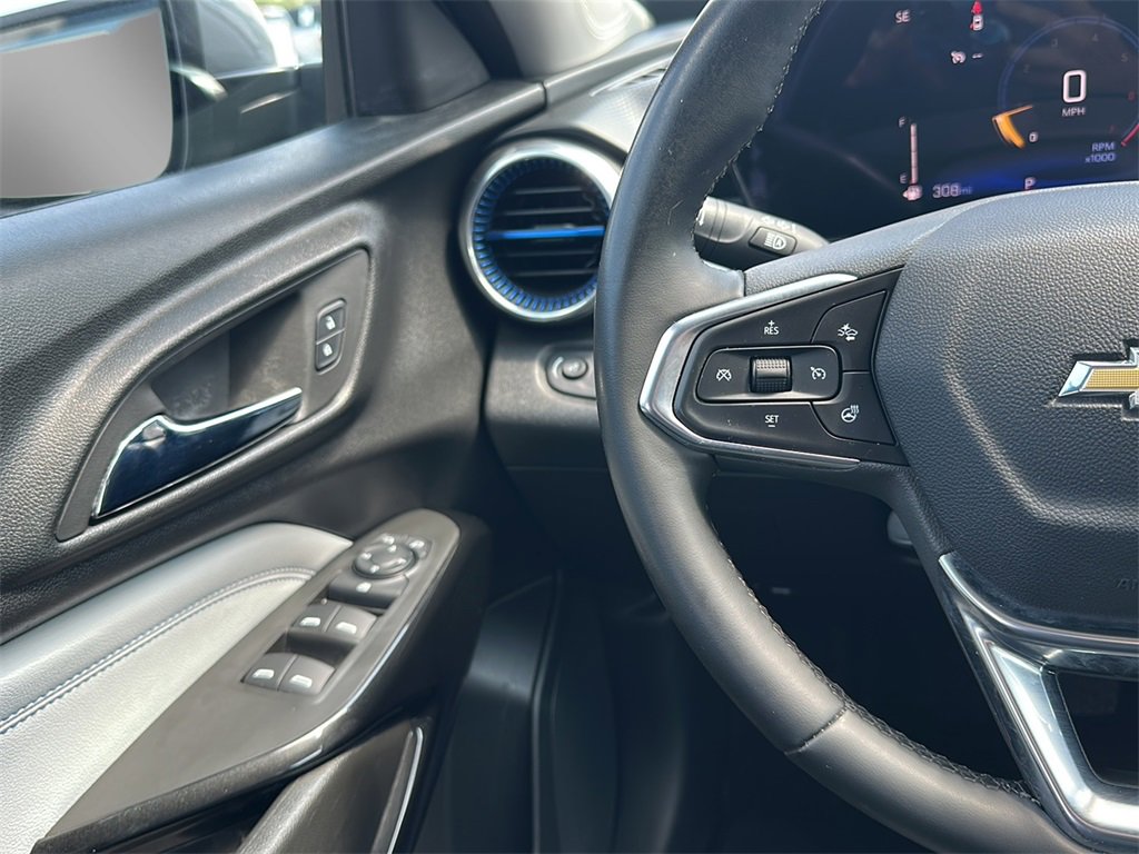 2024 Chevrolet Trax LT photo 5
