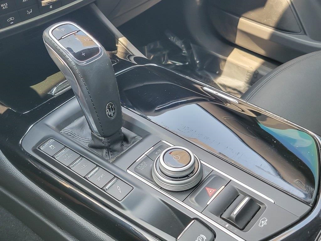 2022 MASERATI LEVANTE - Image 16