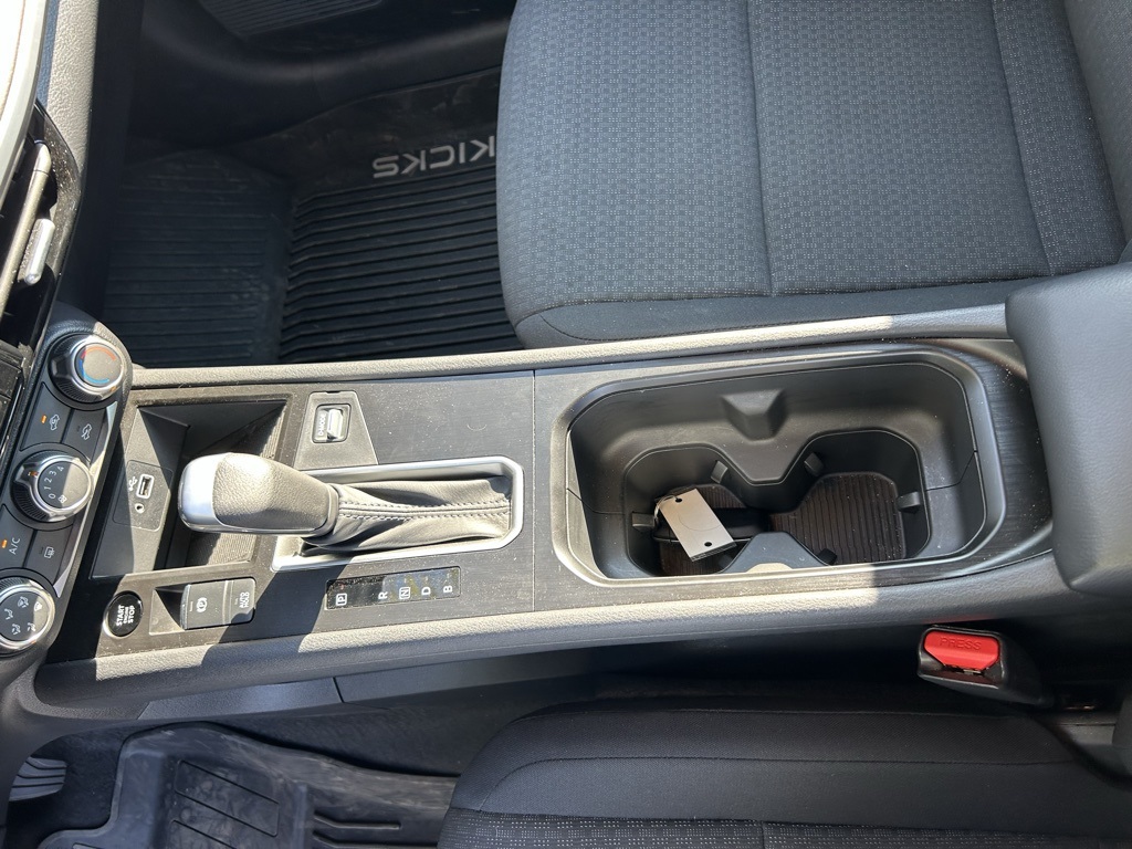 2025 Nissan Kicks S photo 17