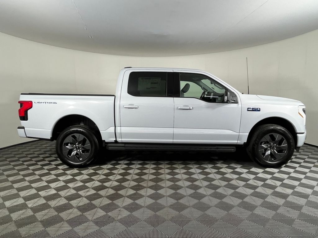 2025 Ford F-150 Lightning photo 2