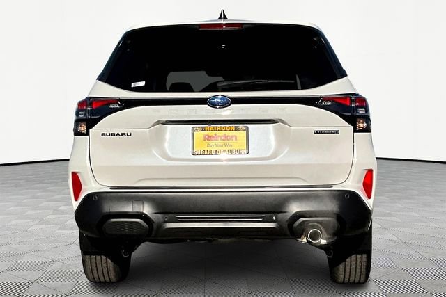 2025 Subaru Forester Touring photo 4