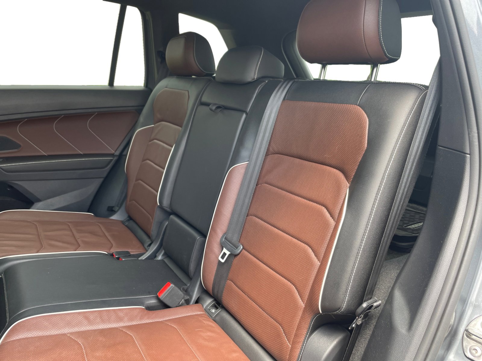 2023 Volkswagen Tiguan SEL R-Line Black photo 16