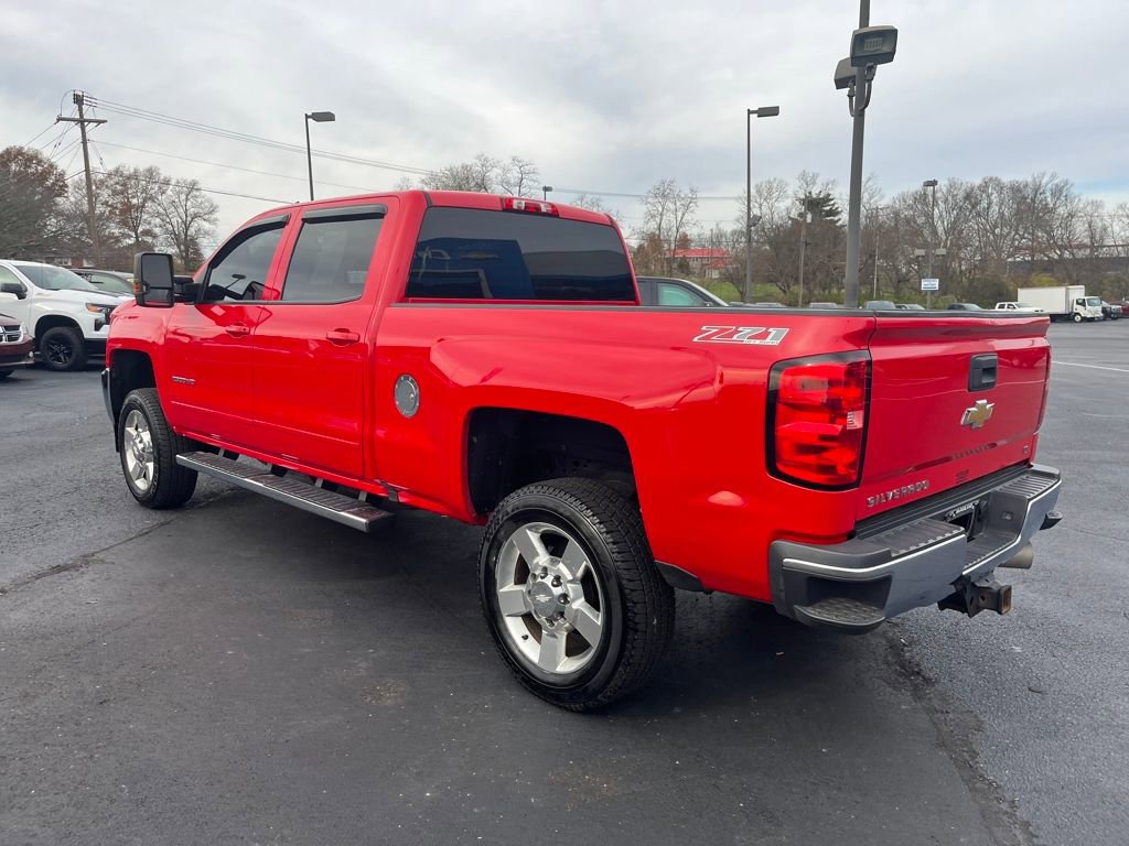 2016 Chevrolet Silverado 2500HD LT photo 3