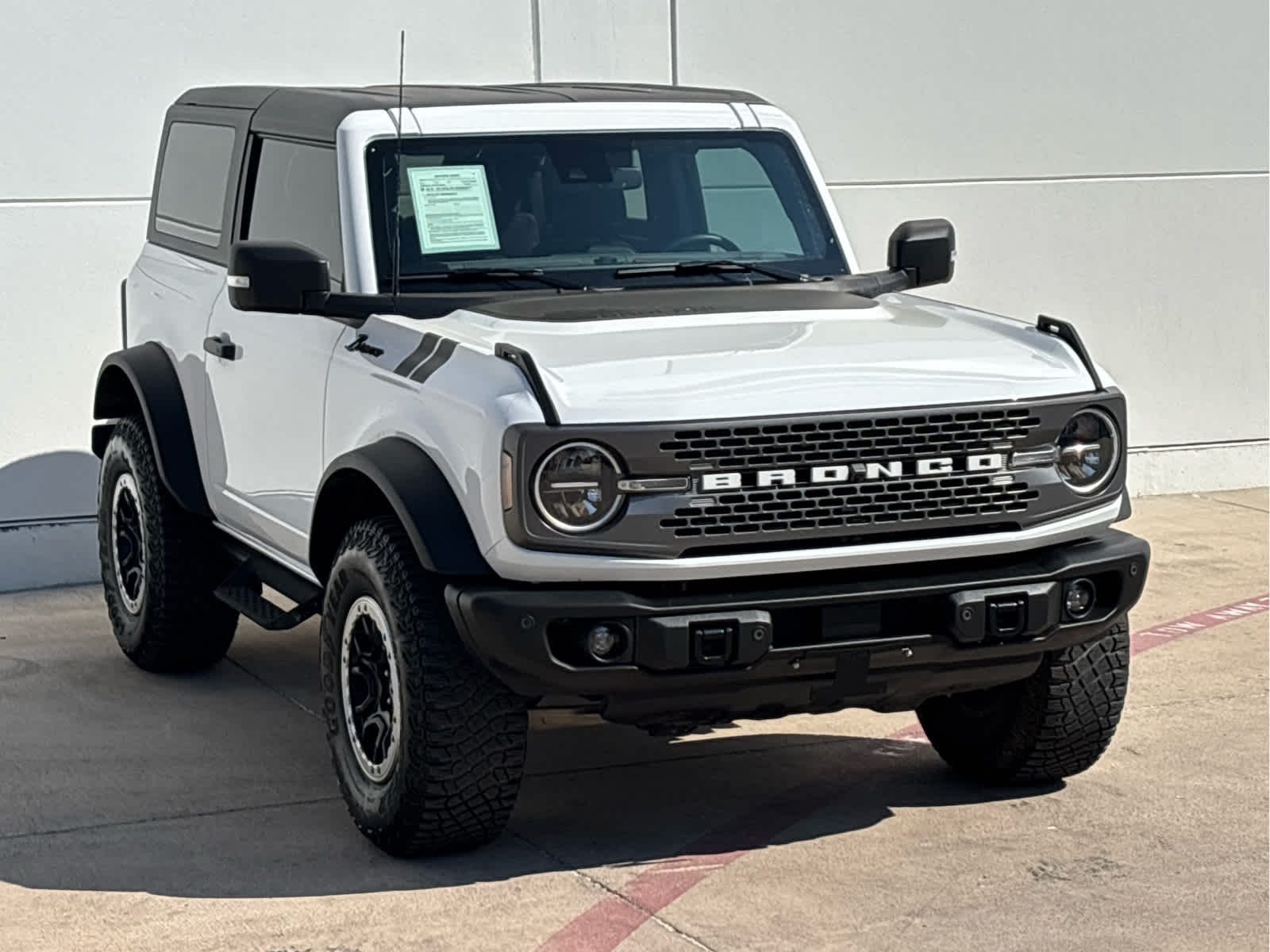 2023 Ford Bronco Base photo 3