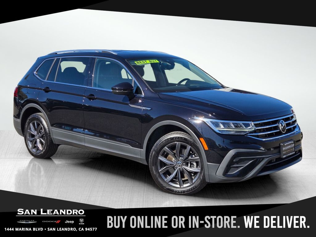 2022 Volkswagen Tiguan SE's photo