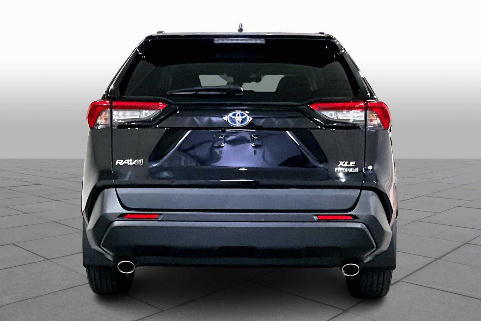2019 Toyota RAV4 Hybrid XLE photo 4