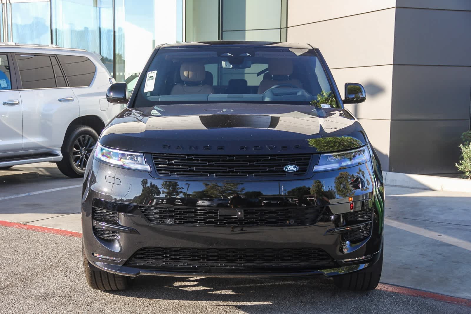 2025 Land Rover Range Rover Sport SE photo 2