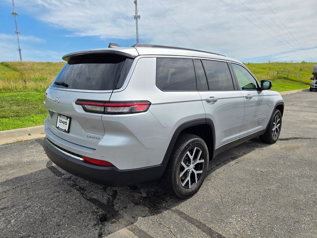 2025 Jeep Grand Cherokee Limited photo 2