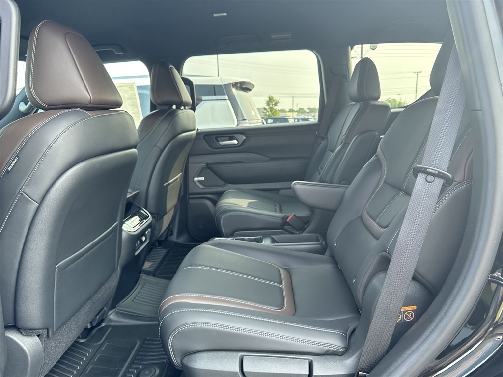 2025 Nissan Armada SL photo 26